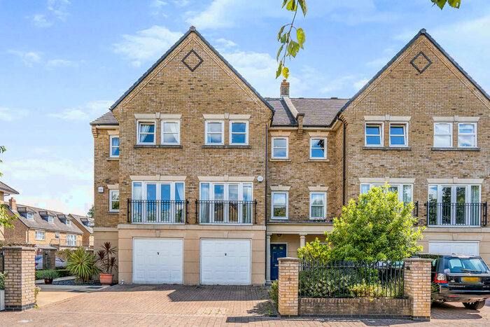 4 Bedroom Terraced House To Rent In Marshall Square, Southampton, Hampshire, SO15