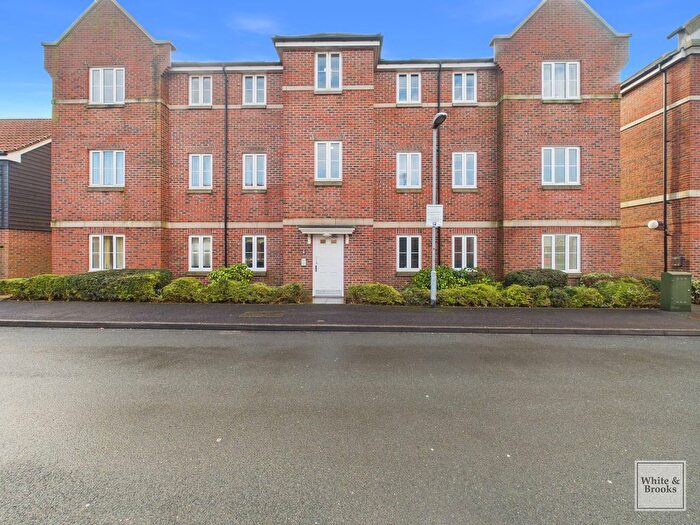 2 Bedroom Flat For Sale In Whyke Marsh, Chichester, PO19