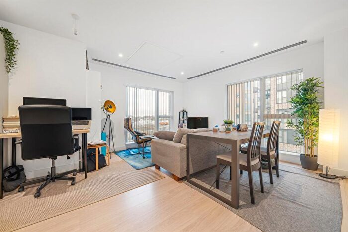 1 Bedroom Flat For Sale In Cherry Orchard Road, Croydon, CR0