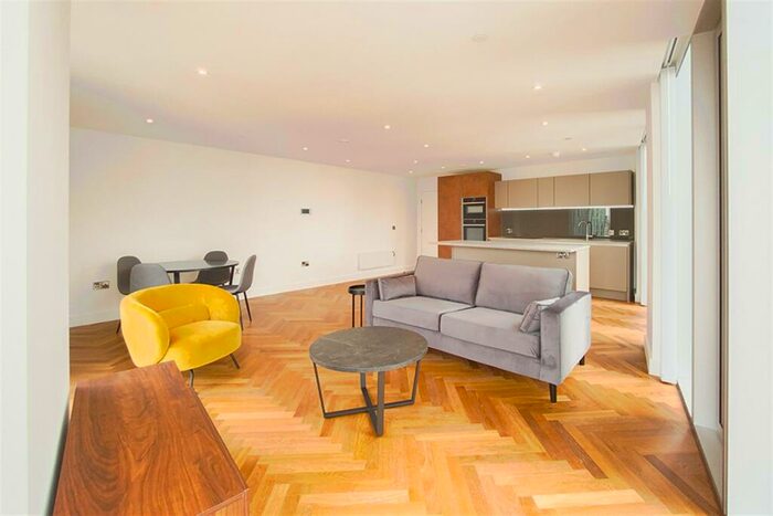 2 Bedroom Apartment To Rent In East Tower, Owen Street, M15