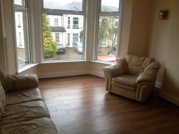 1 Bedroom Flat To Rent In Eastwood Road, Ilford, IG3