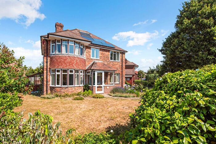4 Bedroom Detached House For Sale In Willowbed Drive, Chichester, PO19