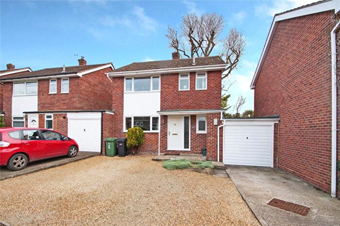 3 Bedroom Detached House To Rent In Benwells, Chinnor, OX39