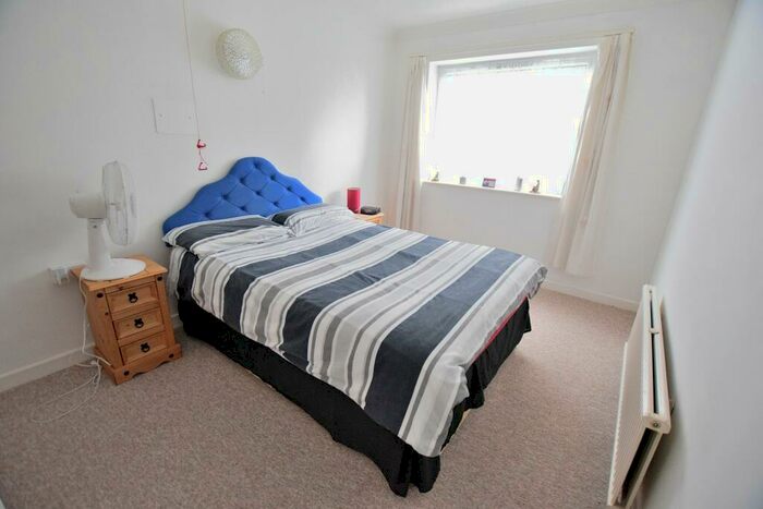 1 Bedroom Flat To Rent In Homefield House, Barton Court Road, New Milton, Hampshire., BH25