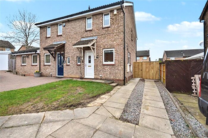 2 Bedroom Semi Detached House For Sale In Hazel Avenue, Whinmoor, Leeds, LS14