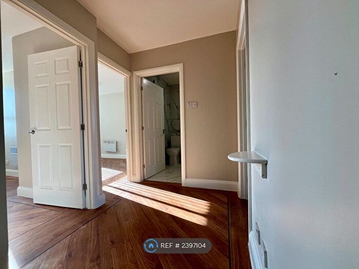 2 Bedroom Flat To Rent In Gladstone Court, Liverpool, L8