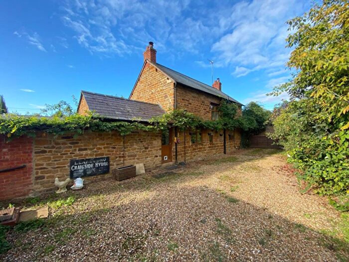 2 Bedroom Cottage For Sale In West End, Bugbrooke, Northamptonshire, NN7