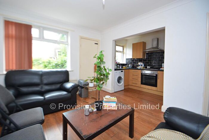 3 Bedroom Terraced House To Rent In Kelso Gardens, Hyde Park, Leeds, LS2
