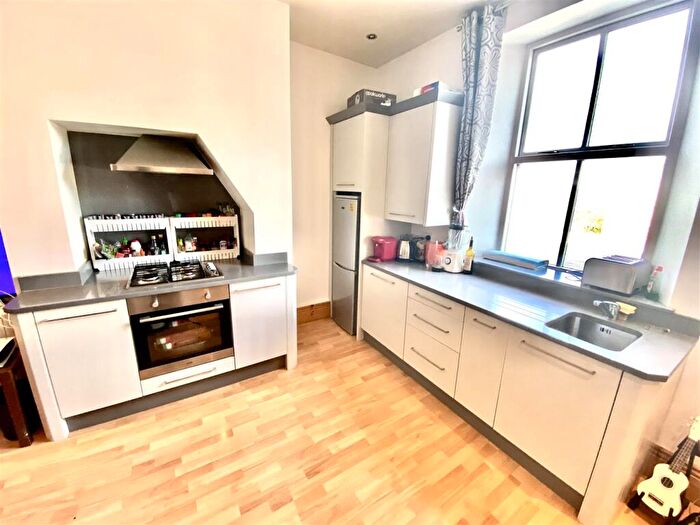 Flat To Rent In Upperthorpe, Sheffield, S6