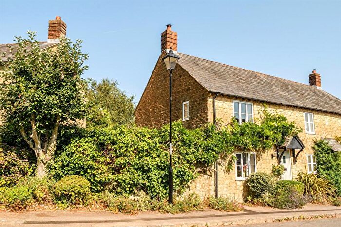 2 Bedroom Semi-Detached House For Sale In Redlands Lane, Broadwindsor, DT8