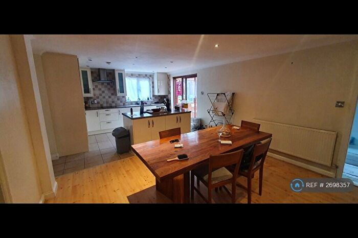 3 Bedroom Semi-Detached House To Rent In Parsons Heath, Colchester, CO4