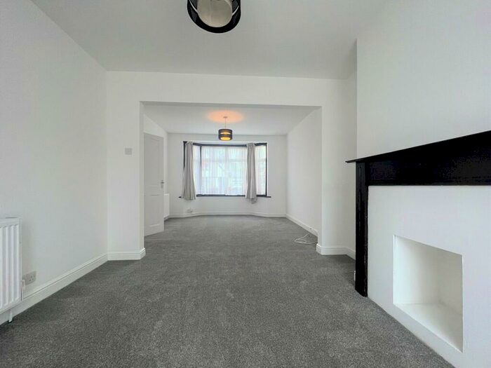 3 Bedroom Terraced House To Rent In Walton Avenue, Harrow, HA2