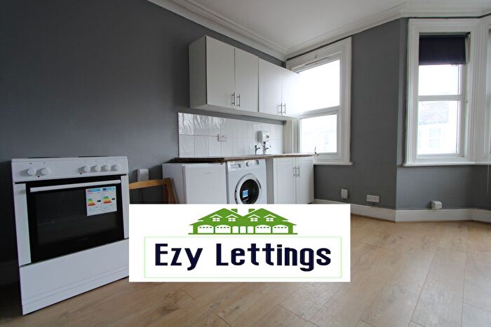 Studio To Rent In Whitehall Road, Thornton Heath, CR7