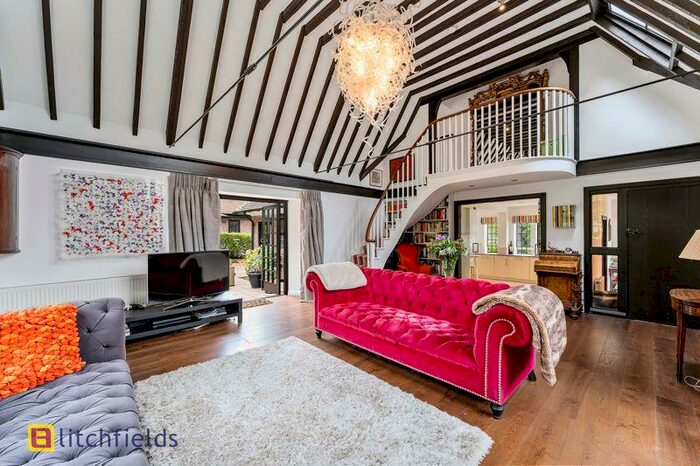 4 Bedroom Detached House To Rent In Willifield Way, Hampstead Garden Suburb, NW11