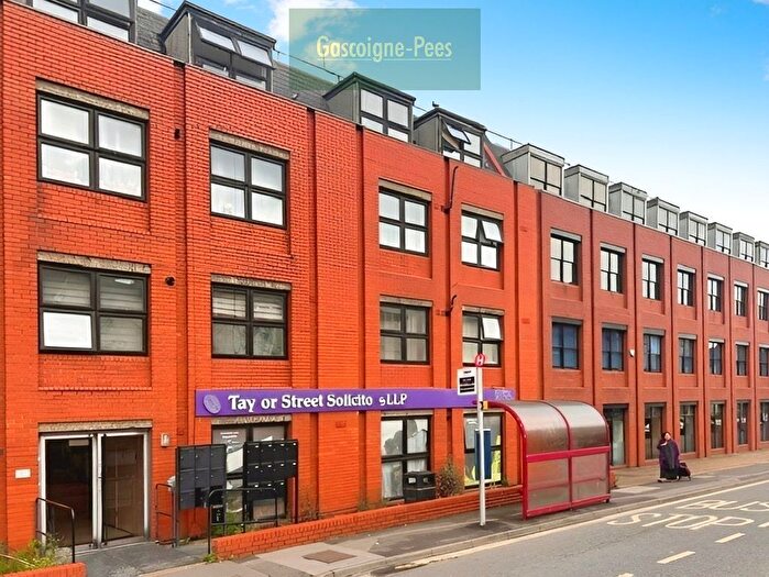 2 Bedroom Property To Rent In Victoria Road, Aldershot, GU11