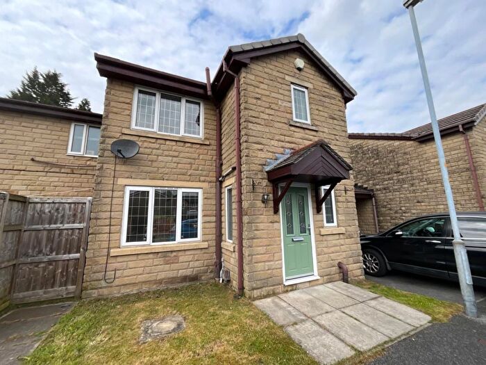 3 Bedroom Property To Rent In Park View, Littleborough, OL15