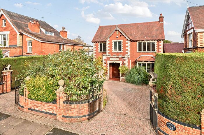 3 Bedroom Detached House For Sale In Eldon Road, Cheltenham, GL52