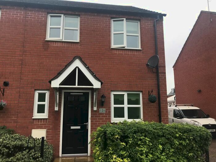 3 Bedroom Semi-Detached House To Rent In Batmanshill Road, Bilston, WV14