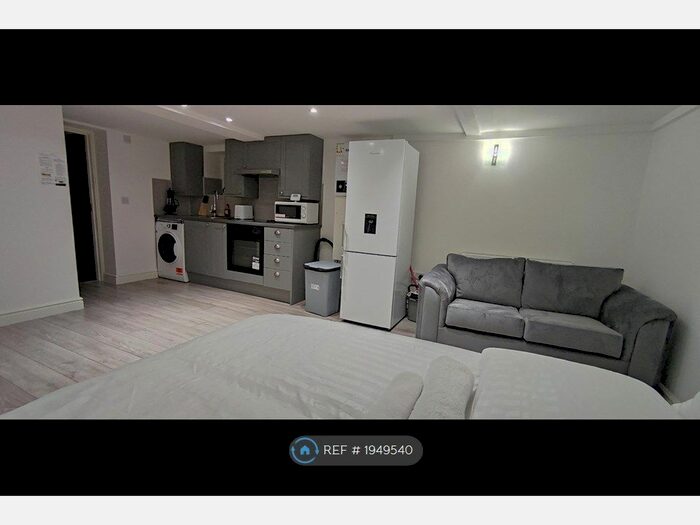 Studio To Rent In The Broadway, London, W5