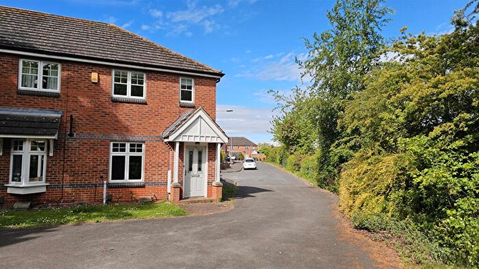 2 Bedroom Town House For Sale In Nightingale Way, Bingham, NG13