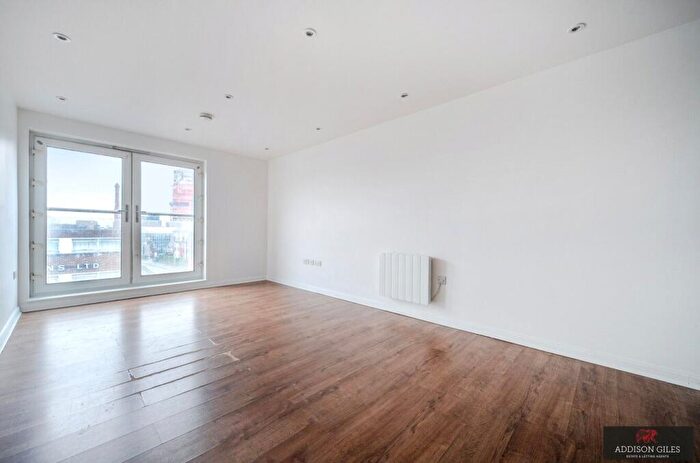 1 Bedroom Apartment To Rent In Stoke Road, Slough, Berkshire, SL2