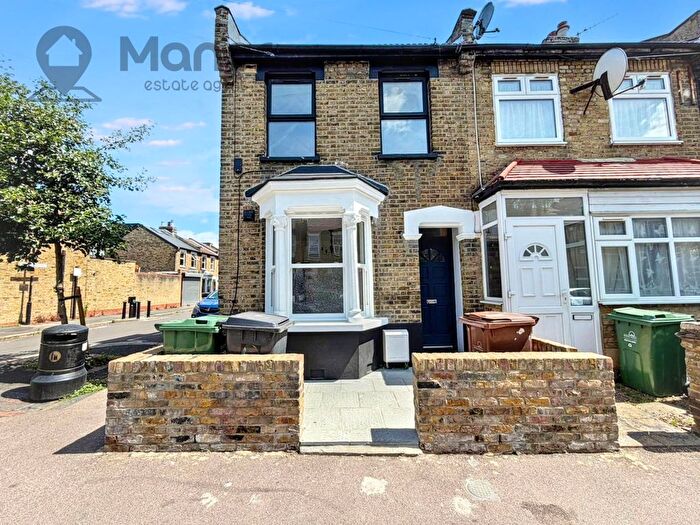 2 Bedroom Flat For Sale In First Floor Flat, Odessa Road, Forest Gate, Greater London, E7