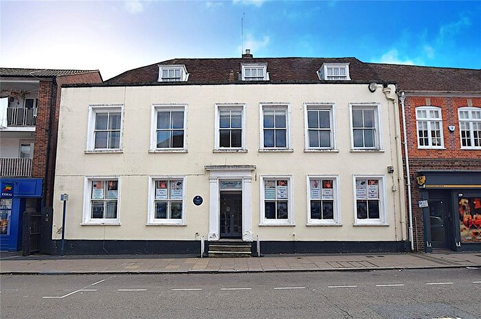 1 Bedroom Flat For Sale In High Street, Alton, Hampshire, GU34