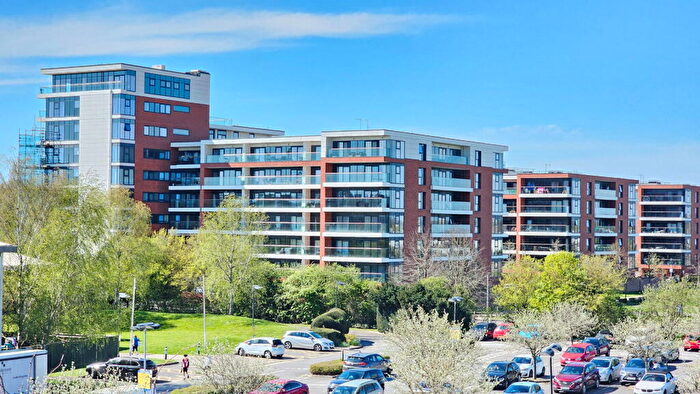 2 Bedroom Flat For Sale In Lockinge House, Kingman Way, Newbury, RG14