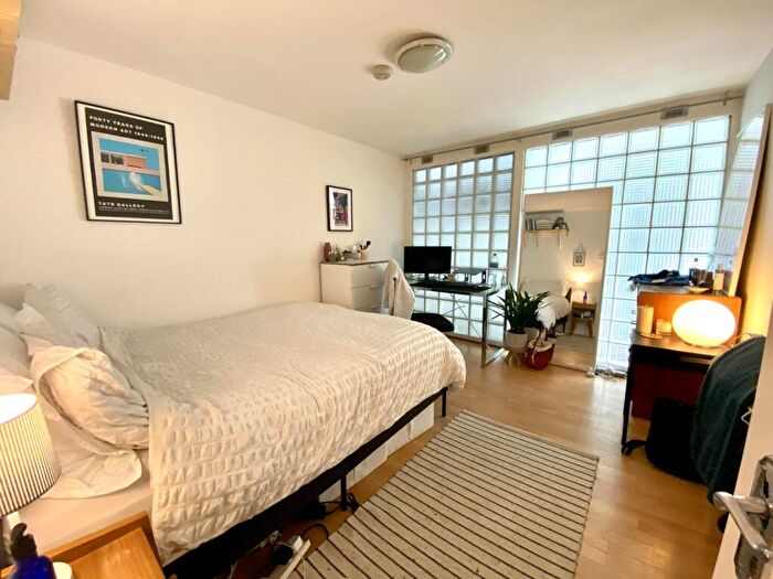 3 Bedroom Flat To Rent In A Mildmay Grove South, Islington, N1