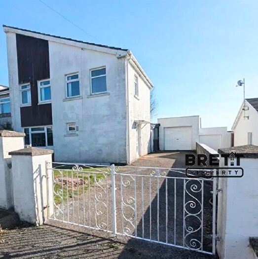 3 Bedroom Semi Detached House For Sale In Leonardston View, Neyland, Milford Haven, Pembrokeshire., SA73