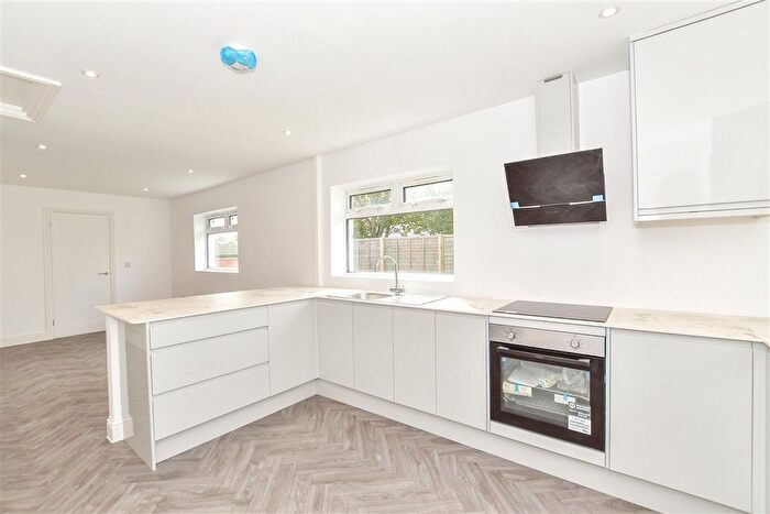 3 Bedroom Property For Sale In Station Road, Dymchurch, Romney Marsh, Kent, TN29