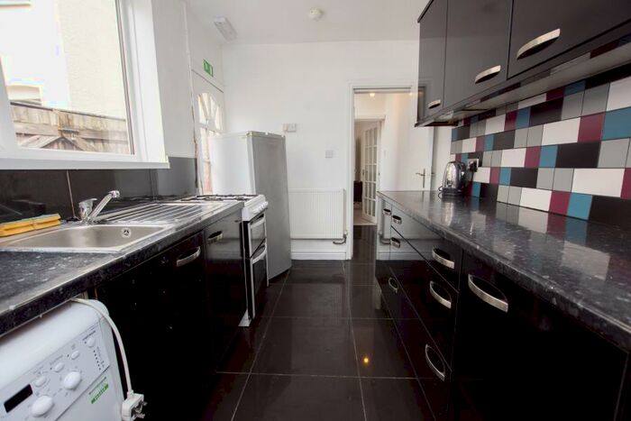 6 Bedroom Terraced House To Rent In Gristhorpe Road, B29