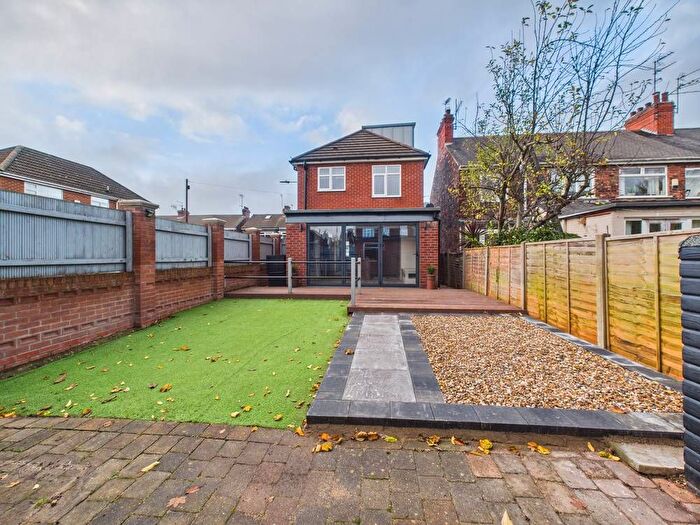 4 Bedroom Detached House For Sale In Esmond Street, Hull, HU6