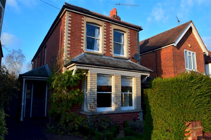 3 Bedroom Detached House To Rent In Uplands Road, Caversham Heights, Reading, RG4