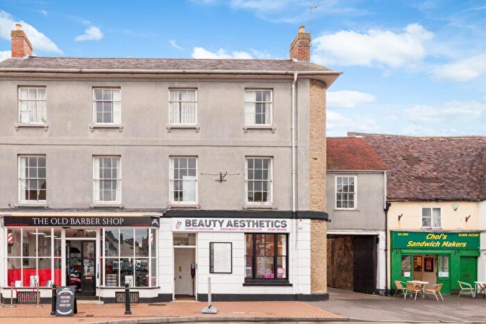 2 Bedroom Flat To Rent In Market Square, Bicester, OX26