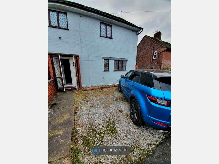 3 Bedroom Semi-Detached House To Rent In Hoskins Road, Stoke-On-Trent ST6