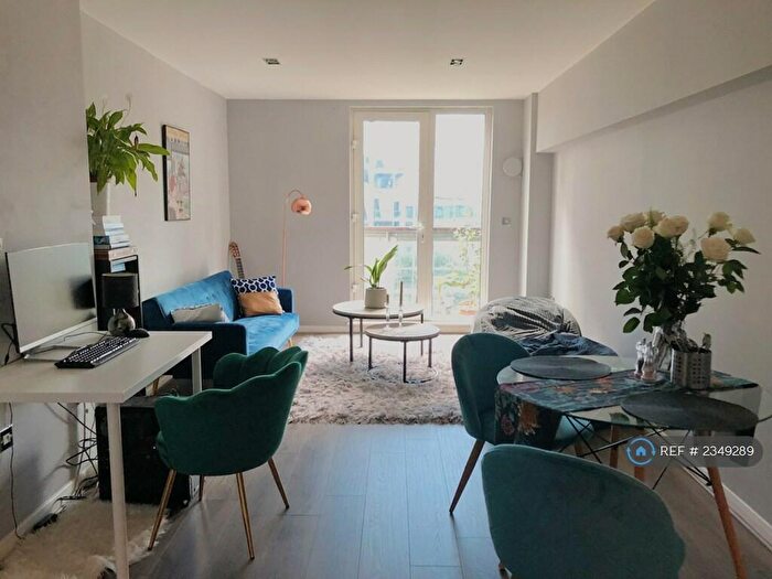 1 Bedroom Flat To Rent In Limeharbour, London, E14