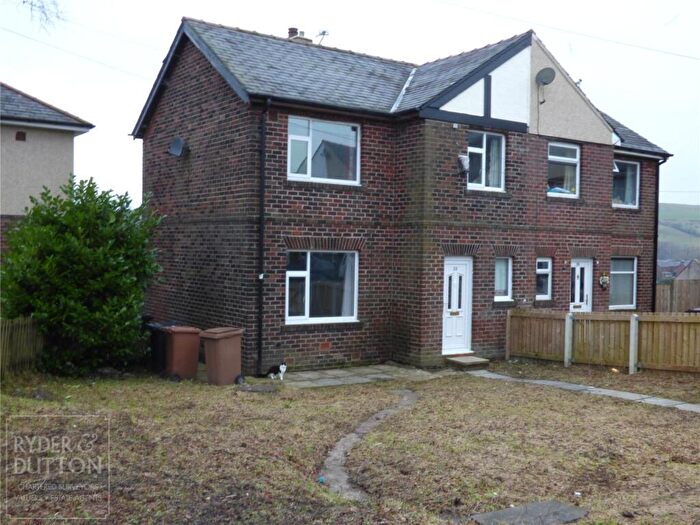 3 Bedroom Semi Detached House To Rent In Thorn Bank, Bacup, OL13