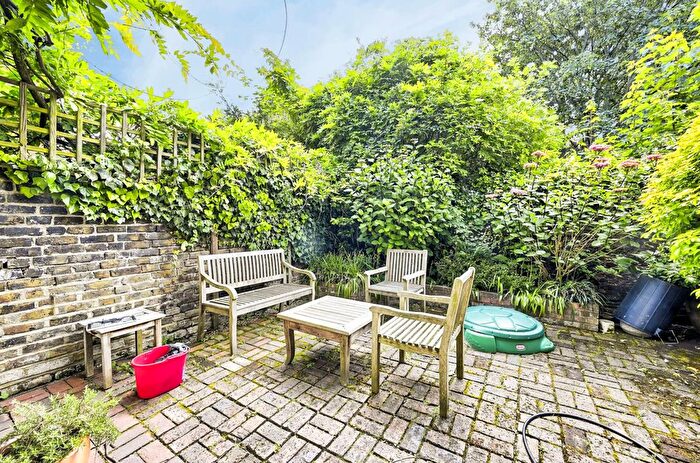 4 Bedroom Property To Rent In Studdridge Street, Fulham, London, SW6