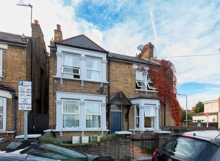 1 Bedroom Flat To Rent In Carisbrooke Road, London, E17