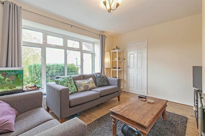 3 Bedroom Semi-Detached House To Rent In Turnpike Close, Matlock DE4