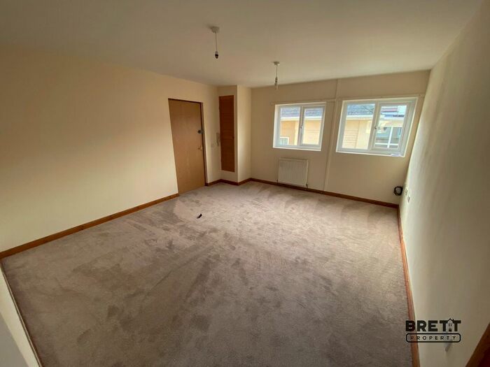 1 Bedroom Flat To Rent In Elizabeth Venmore Court, Yorke St, Milford Haven, SA73