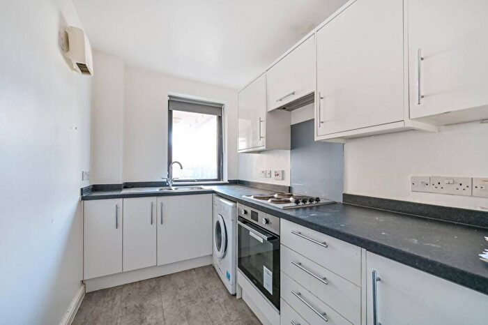 1 Bedroom Flat To Rent In Lady Booth Road, Kingston, Kingston Upon Thames, KT1