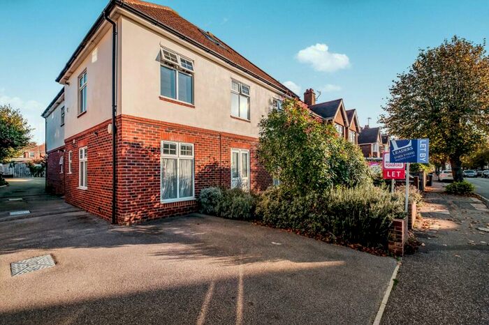 1 Bedroom Apartment To Rent In Trafalgar Court, Worthing, BN14