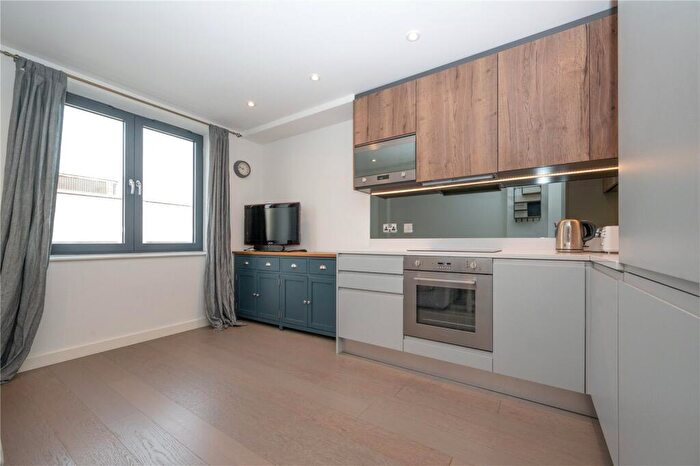 1 Bedroom Flat To Rent In Apex House, Camp Road, St Albans, Hertfordshire, AL1