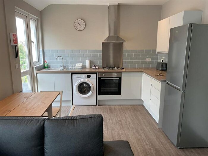 2 Bedroom Apartment To Rent In Coombe Road, Brighton, BN2