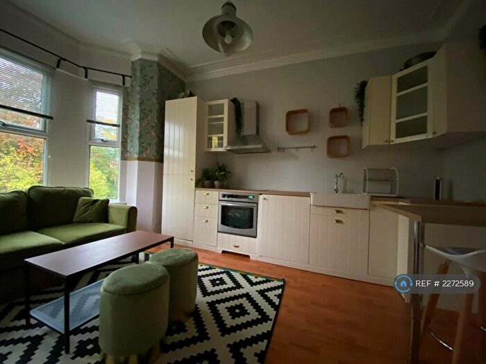 2 Bedroom Flat To Rent In Beaufort House, Manchester, M16