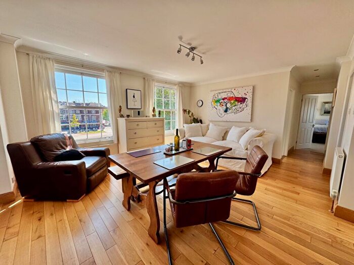 2 Bedroom Apartment For Sale In The Strand, Exmouth, EX8