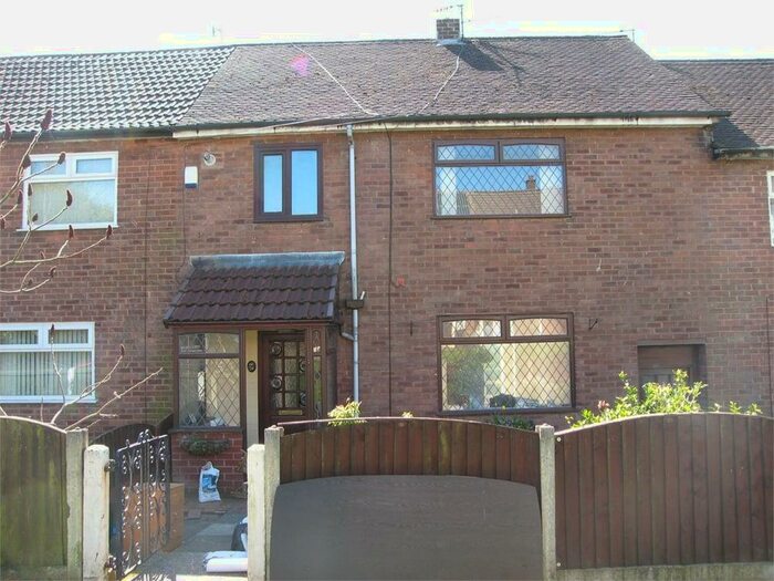 3 Bedroom Town House To Rent In Cartmel Walk, Middleton, Manchester, M24