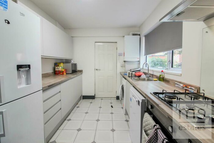 2 Bedroom Terraced House To Rent In £pppw Bute Avenue, Lenton, Nottingham, NG7